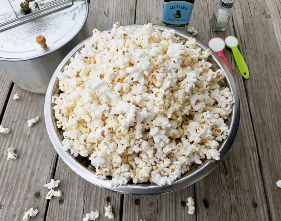 Easy (and SO ADDICTING) Homemade Kettle Corn in the Whirly Pop